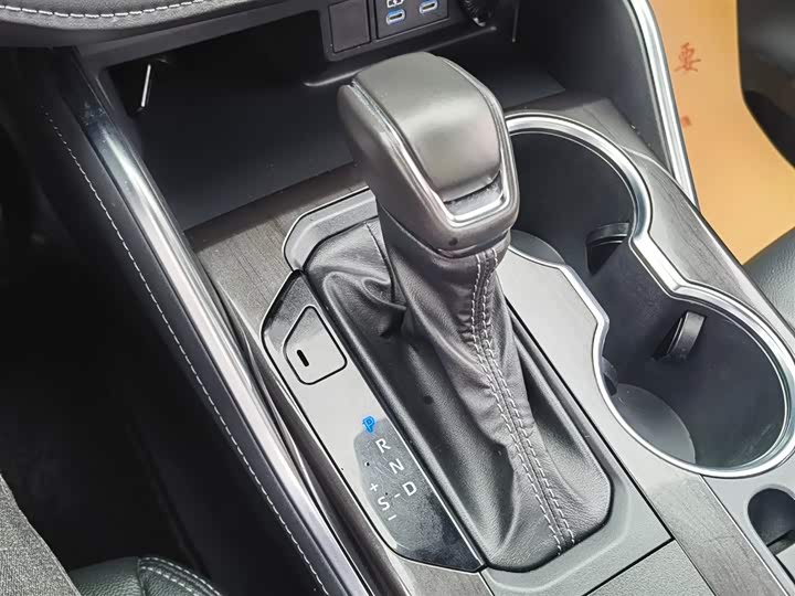 Фото 15 - Toyota Crown Kluger