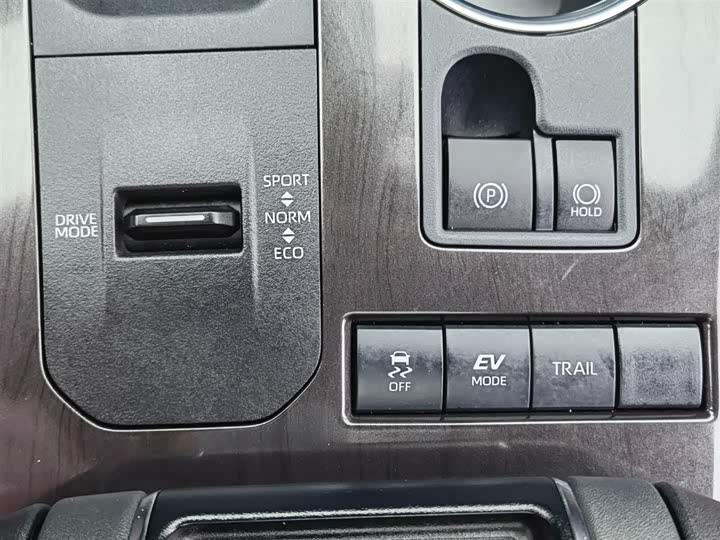 Фото 18 - Toyota Crown Kluger