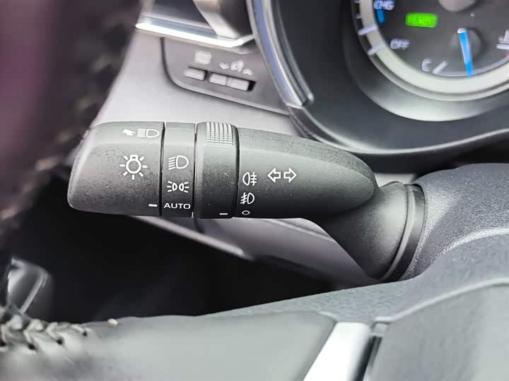 Фото 19 - Toyota Crown Kluger