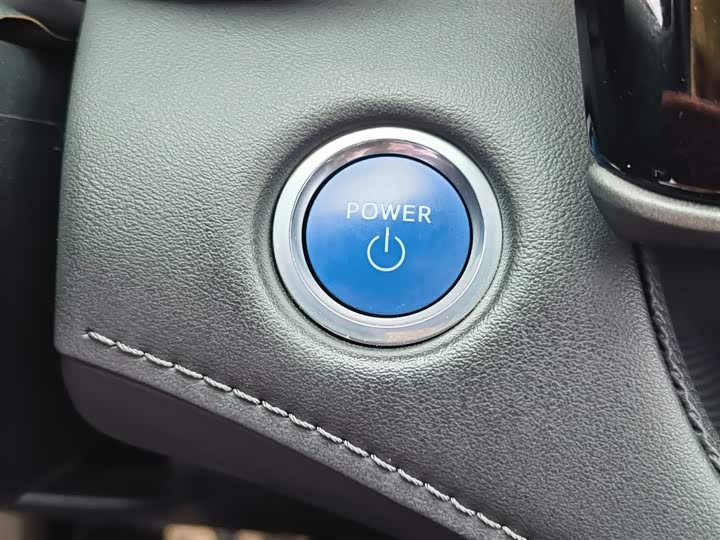 Фото 21 - Toyota Crown Kluger