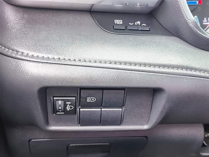 Фото 24 - Toyota Crown Kluger