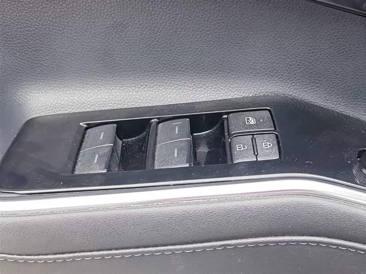 Фото 25 - Toyota Crown Kluger