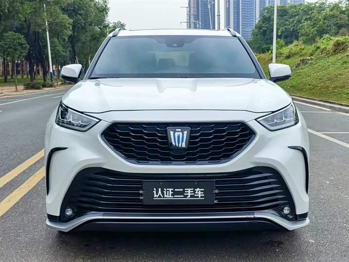 Фото 3 - Toyota Crown Kluger