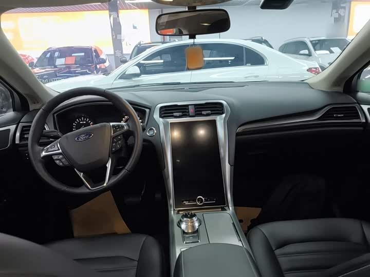 Фото 10 - Ford Mondeo