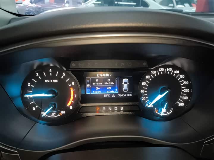 Фото 12 - Ford Mondeo