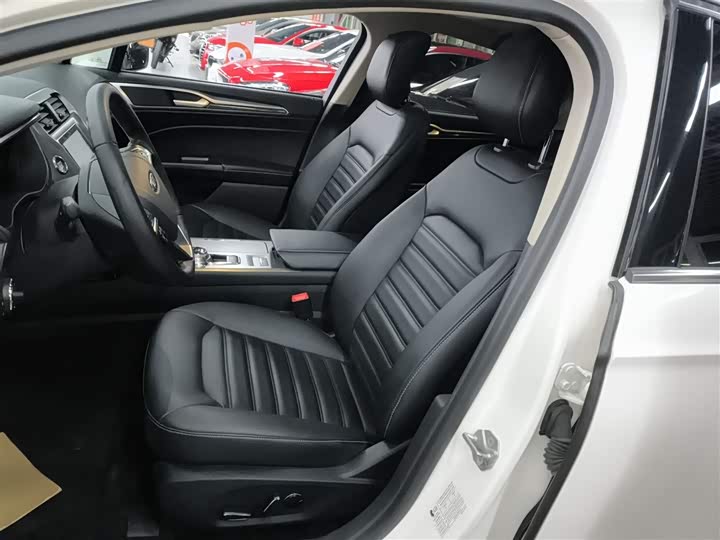 Фото 15 - Ford Mondeo