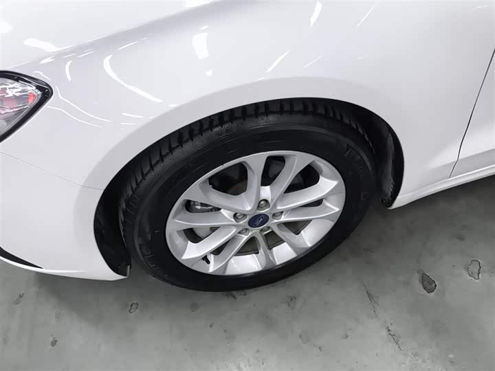 Фото 23 - Ford Mondeo