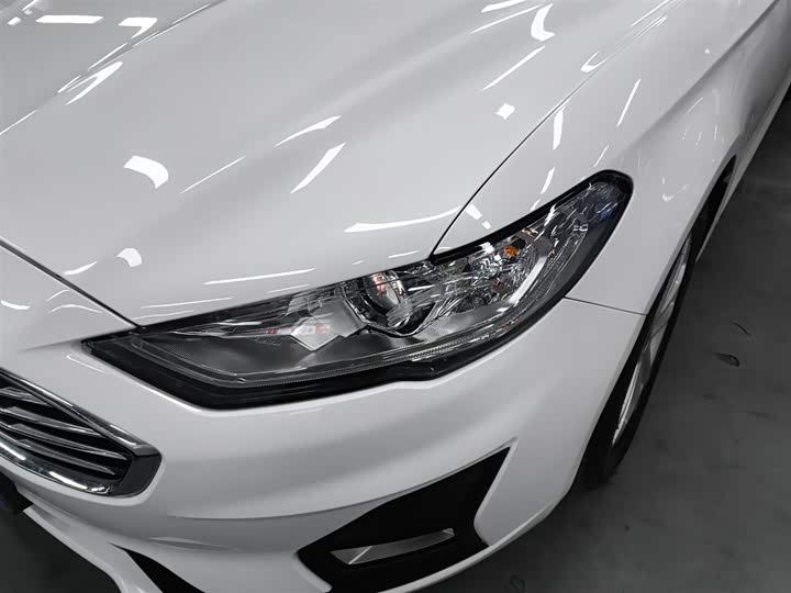 Фото 24 - Ford Mondeo