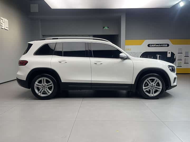 Фото 11 - Mercedes-Benz GLB-Class