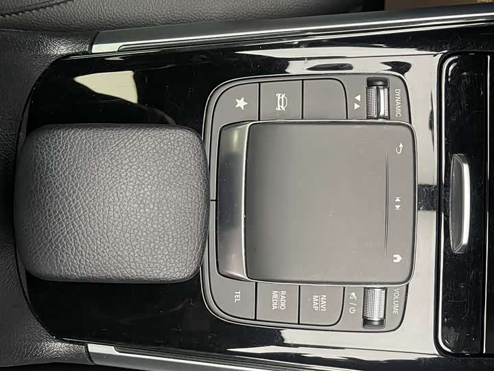 Фото 14 - Mercedes-Benz GLB-Class