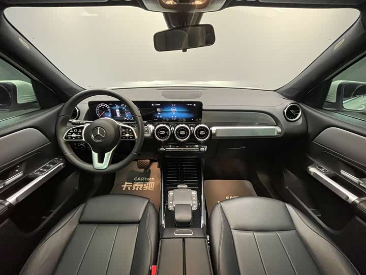 Фото 16 - Mercedes-Benz GLB-Class