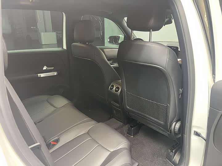 Фото 18 - Mercedes-Benz GLB-Class