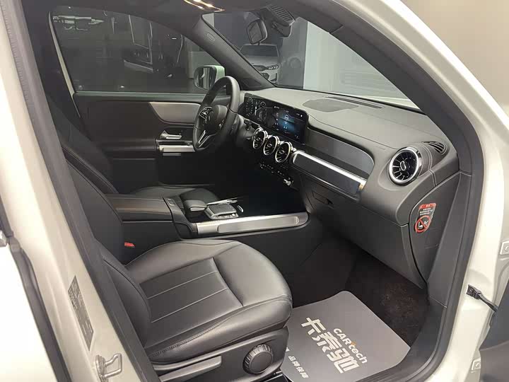 Фото 20 - Mercedes-Benz GLB-Class