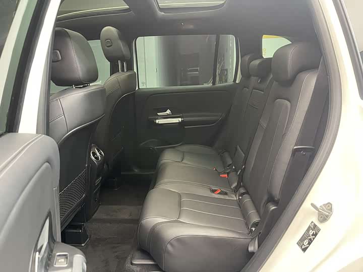 Фото 22 - Mercedes-Benz GLB-Class