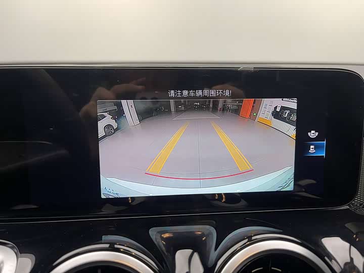 Фото 25 - Mercedes-Benz GLB-Class