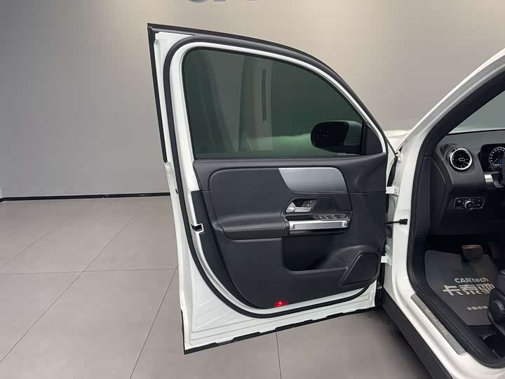 Фото 28 - Mercedes-Benz GLB-Class