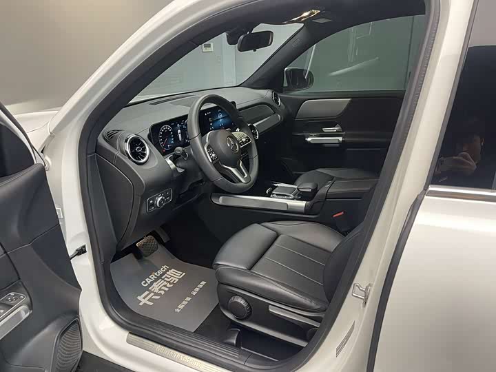 Фото 29 - Mercedes-Benz GLB-Class