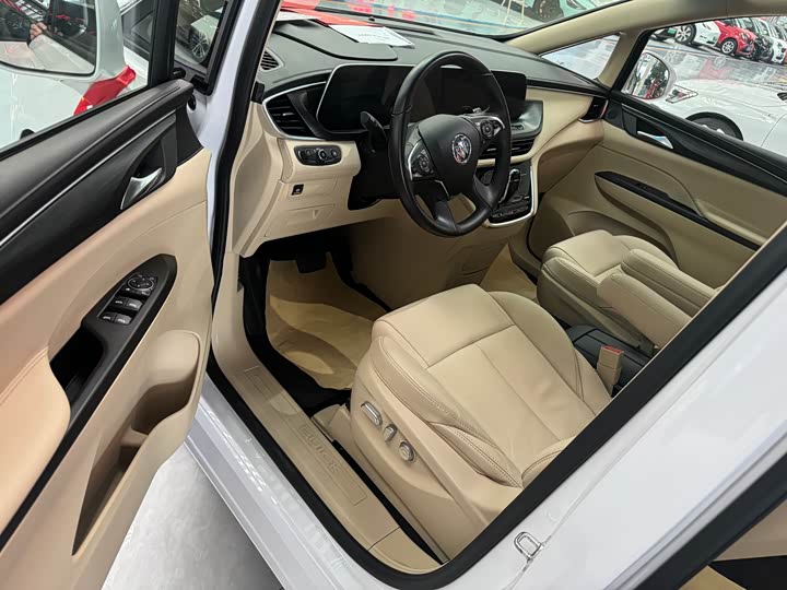 Фото 3 - Buick GL8 ES