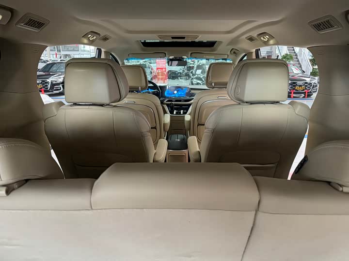 Фото 5 - Buick GL8 ES