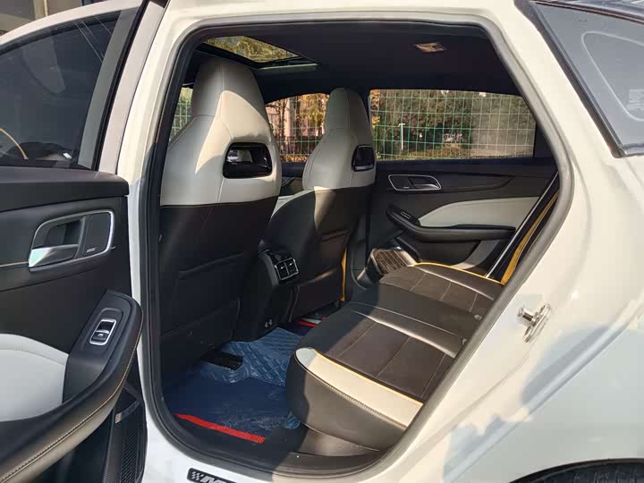 Фото 11 - MG Motor 6