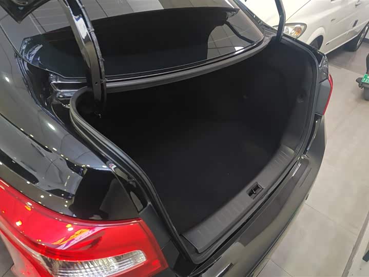 Фото 4 - Nissan Sylphy