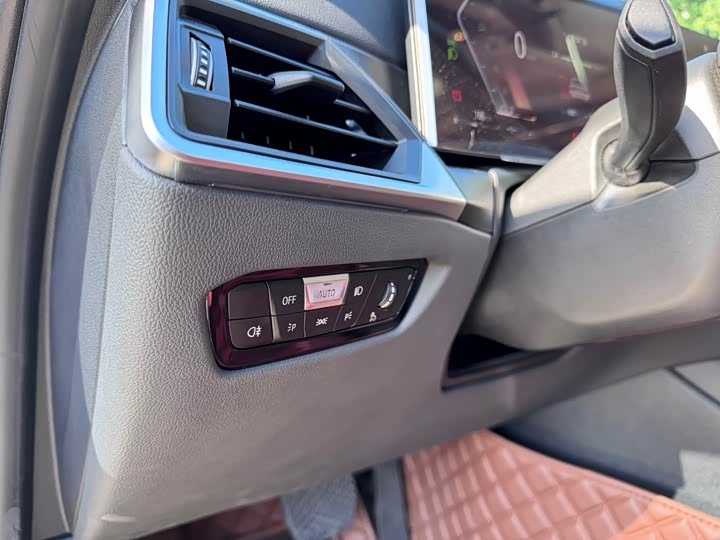 Фото 18 - BMW 3 Series