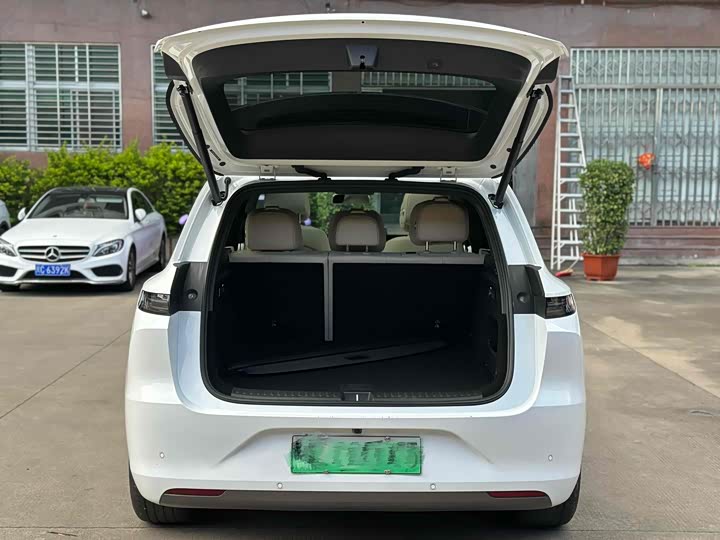 Фото 10 - LiXiang L6