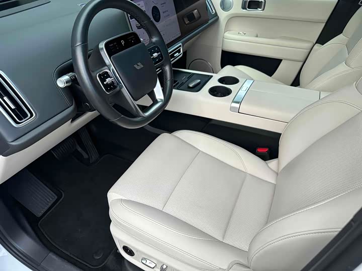 Фото 14 - LiXiang L6