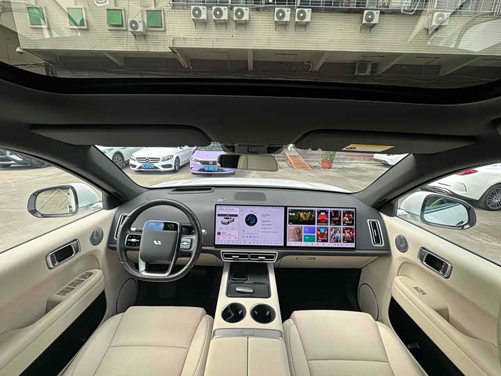 Фото 16 - LiXiang L6