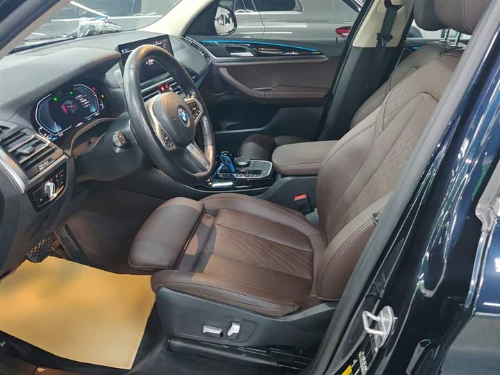 Фото 14 - BMW iX3