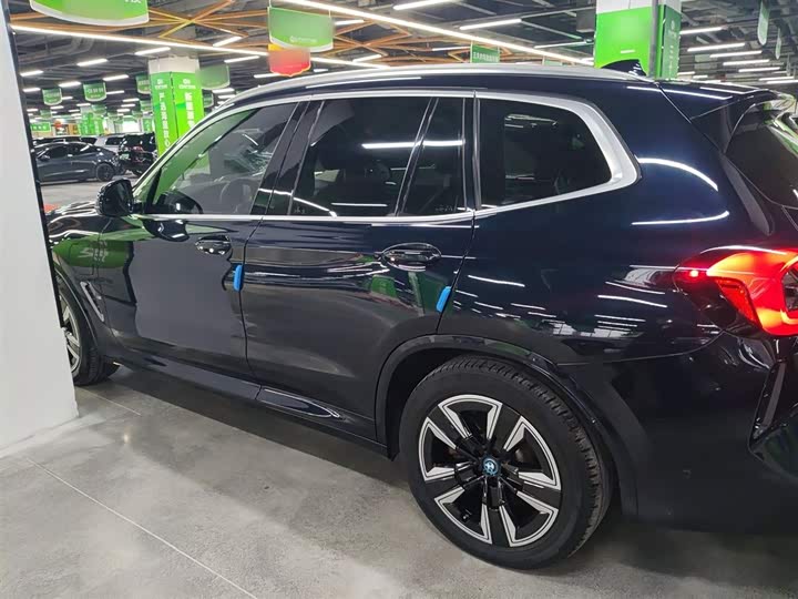 Фото 4 - BMW iX3