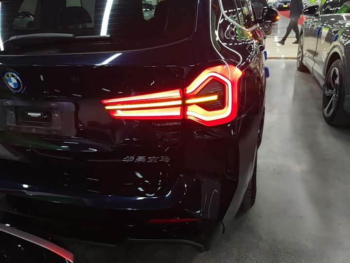 Фото 7 - BMW iX3