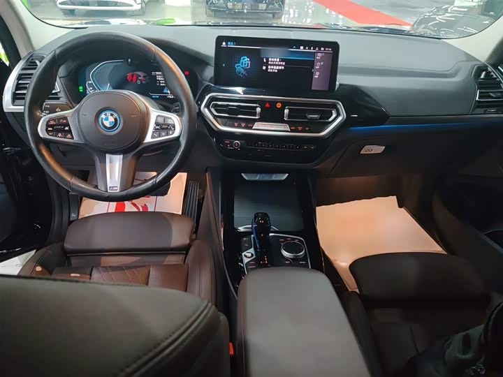Фото 9 - BMW iX3