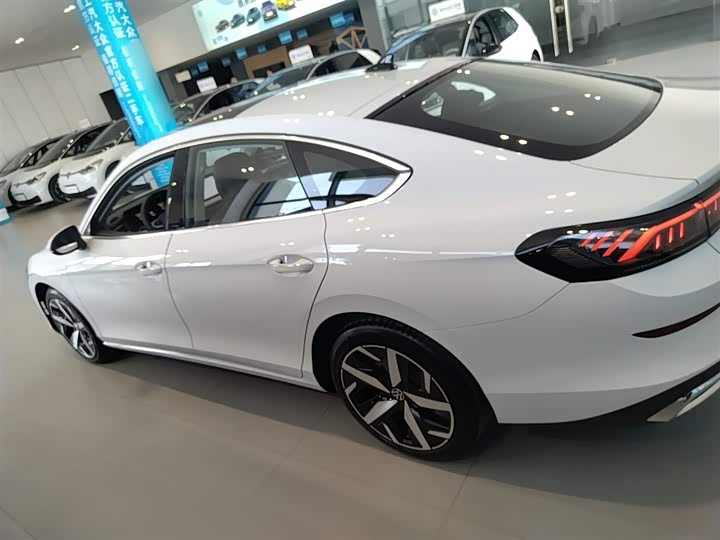 Фото 5 - Volkswagen Lamando L