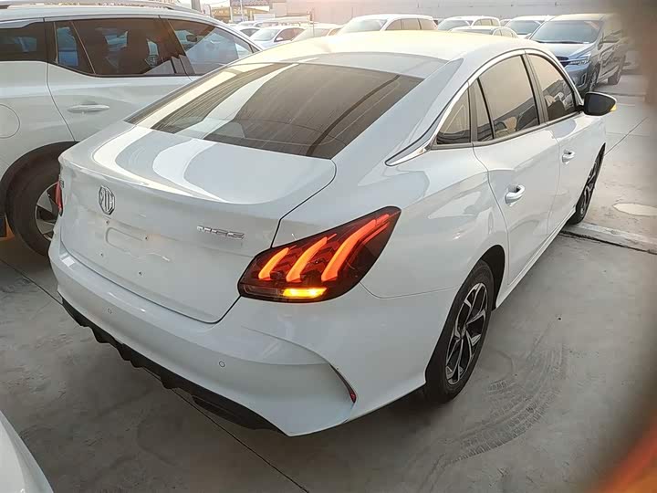 Фото 7 - MG Motor 5