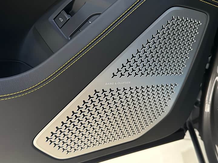 Фото 6 - Lamborghini Urus