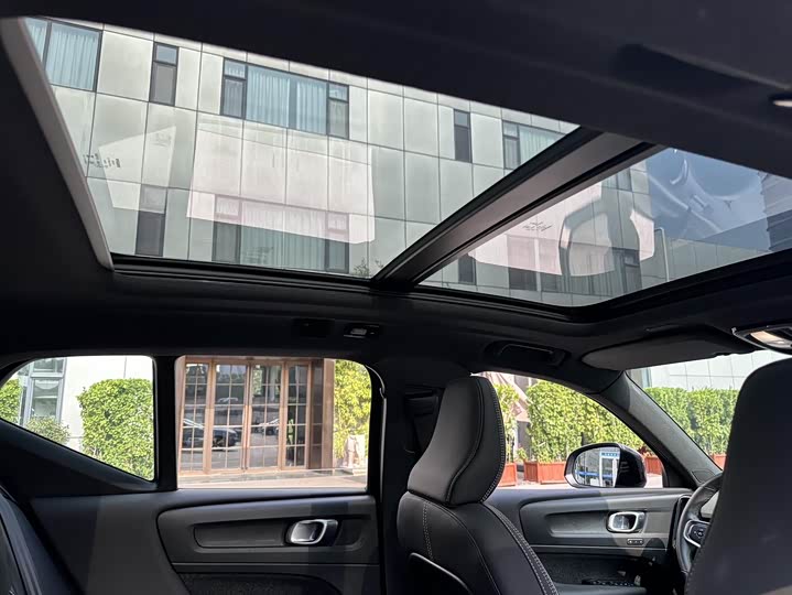 Фото 10 - Volvo XC40 EV