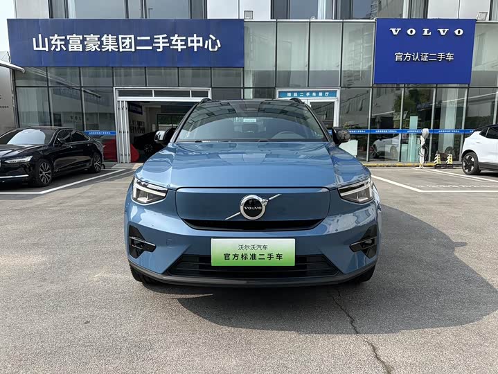 Фото 2 - Volvo XC40 EV