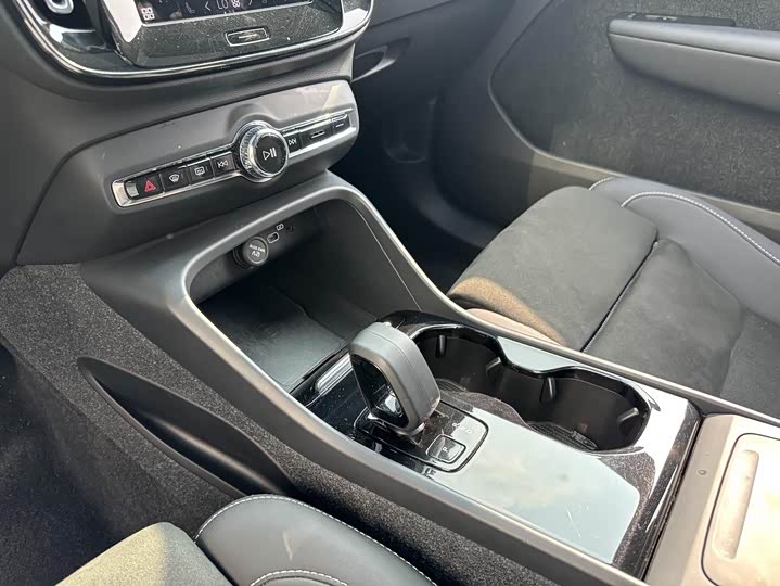 Фото 5 - Volvo XC40 EV