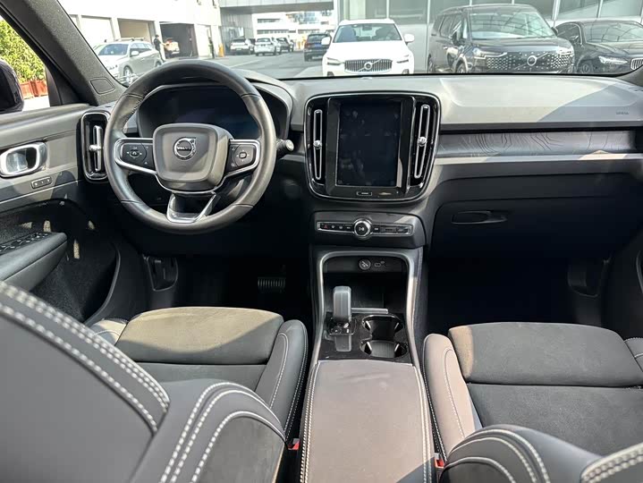 Фото 6 - Volvo XC40 EV