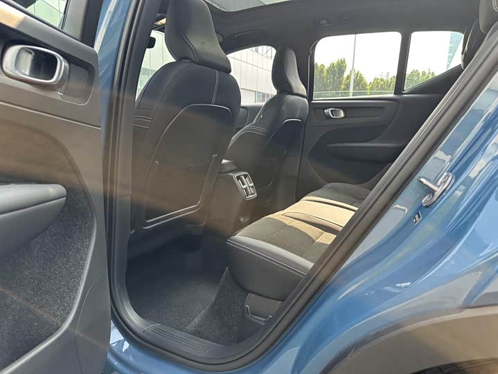 Фото 7 - Volvo XC40 EV