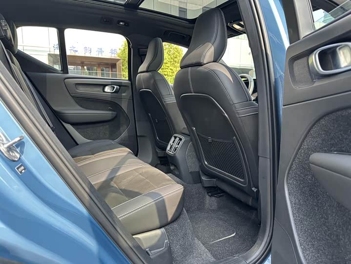 Фото 8 - Volvo XC40 EV