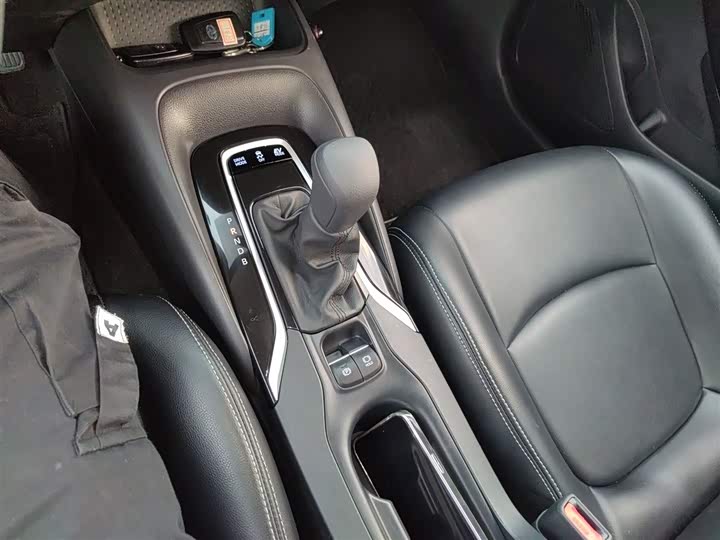 Фото 14 - Toyota Corolla