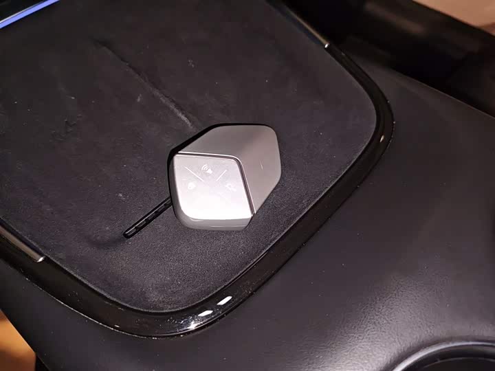 Фото 11 - Changan Deepal SL03