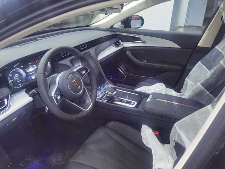 Фото 9 - Hongqi H5 Hybrid