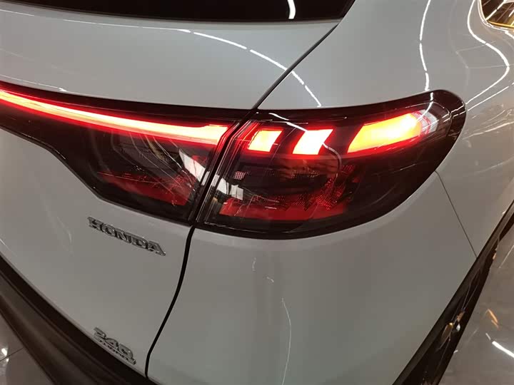 Фото 8 - Honda HR-V