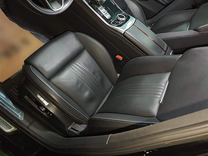 Фото 15 - Hongqi H9