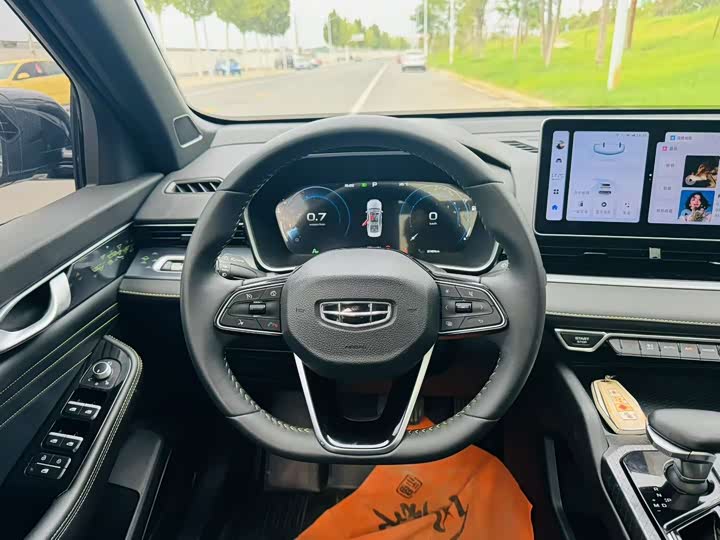 Фото 4 - Geely Preface