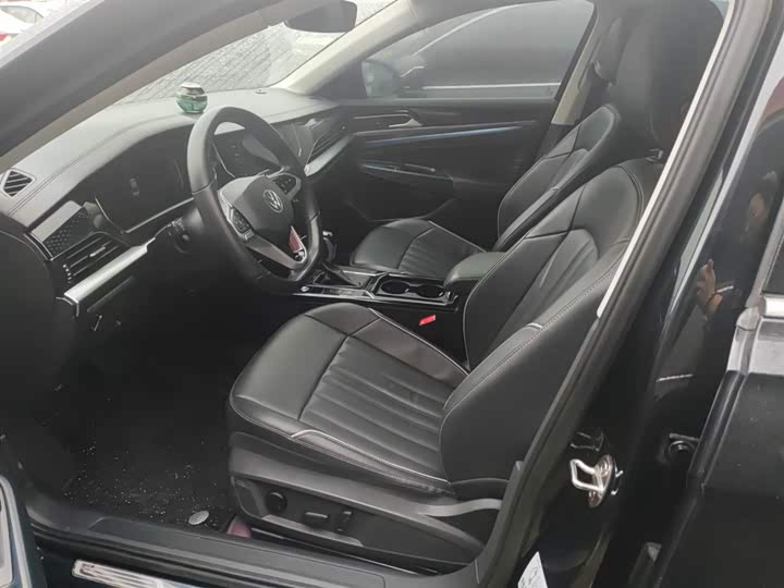 Фото 11 - Volkswagen Passat