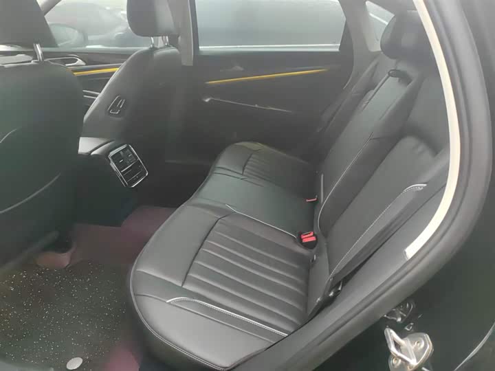 Фото 15 - Volkswagen Passat